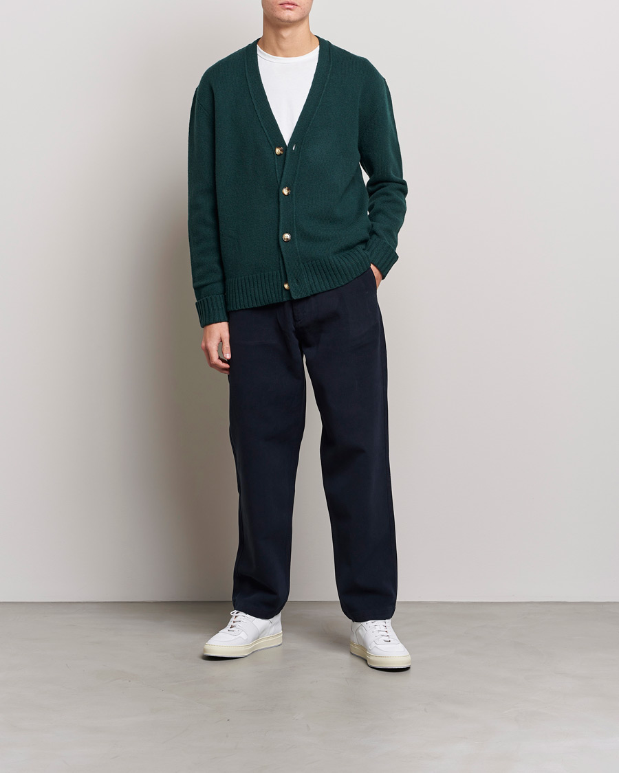 Herr | Cardigans | A Day's March | Snag Lambswool Cardigan Bottle Green