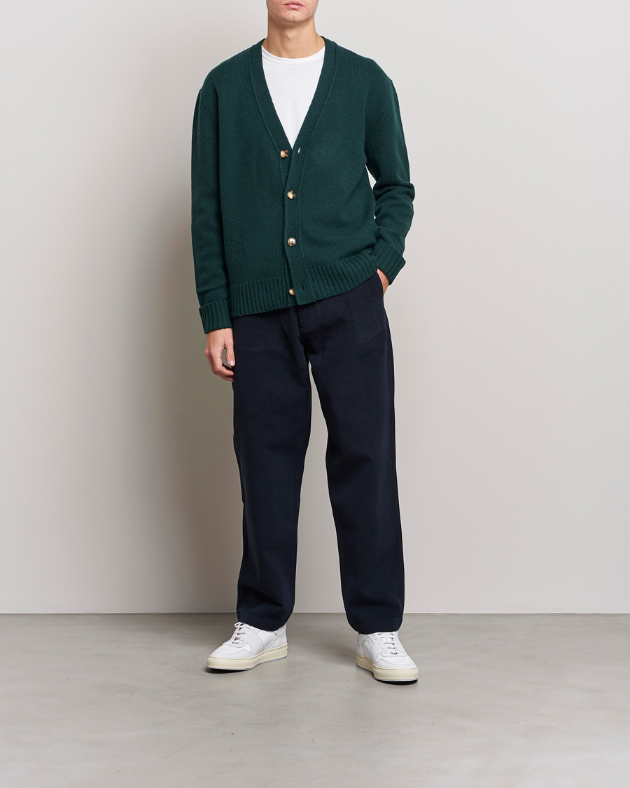 Herr | Tröjor | A Day's March | Snag Lambswool Cardigan Bottle Green