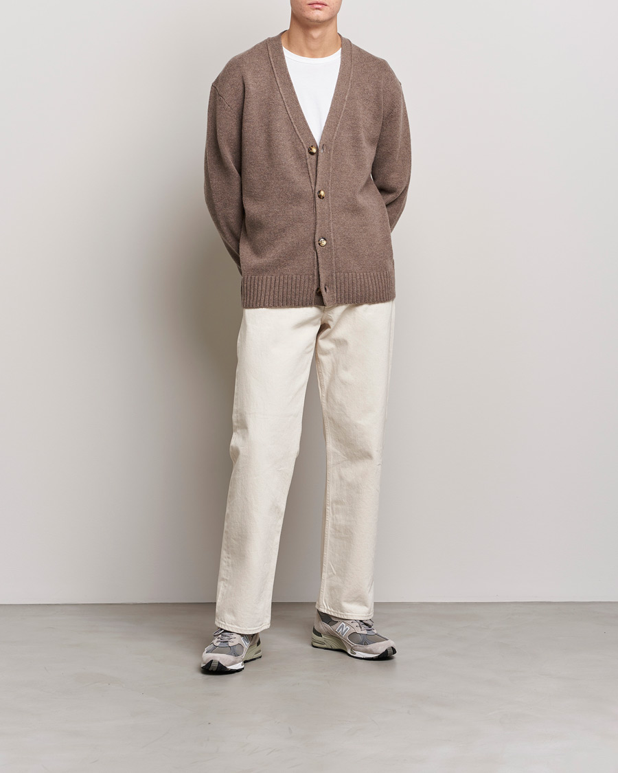 Herr | Cardigans | A Day's March | Snag Lambswool Cardigan Taupe Melange