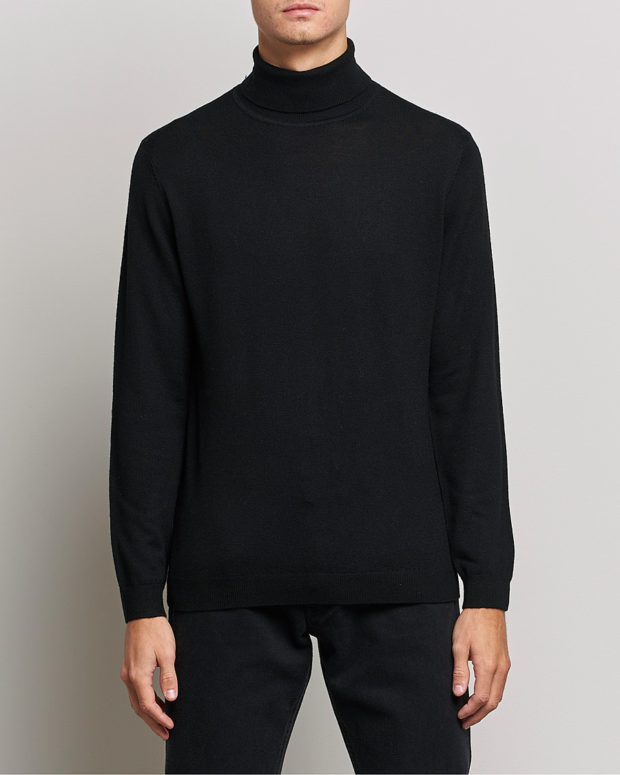 Herr | A Day's March | A Day's March | Nela Merino Rollneck Black