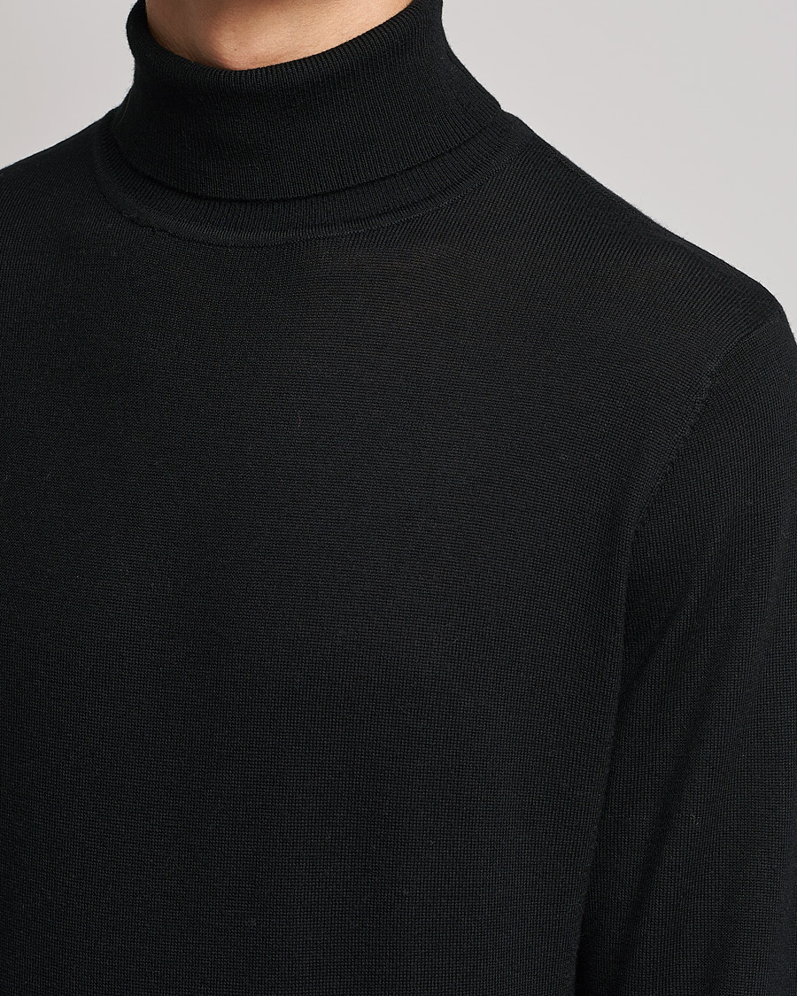 Herr | Tröjor | A Day's March | Nela Merino Rollneck Black