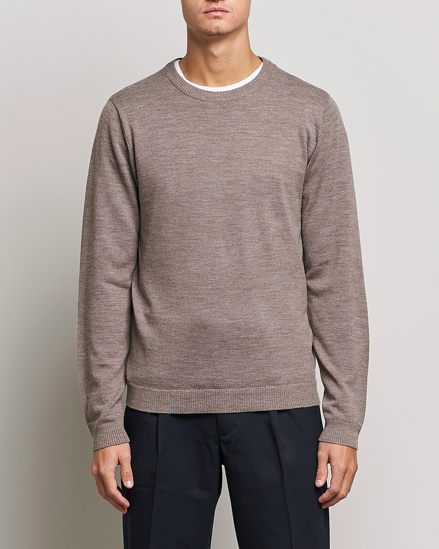 Herr | Tröjor | A Day's March | Alagón Merino Crew Taupe Melange