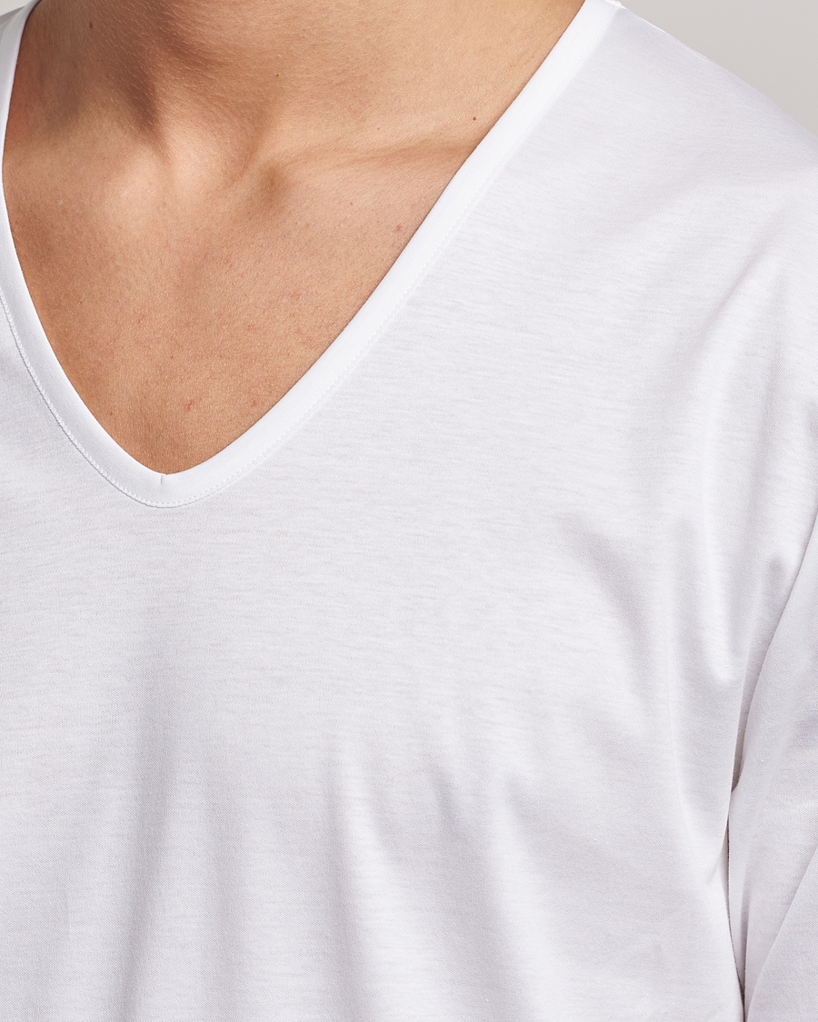 Herr | T-Shirts | Zimmerli of Switzerland | Sea Island Cotton V-Neck T-Shirt White