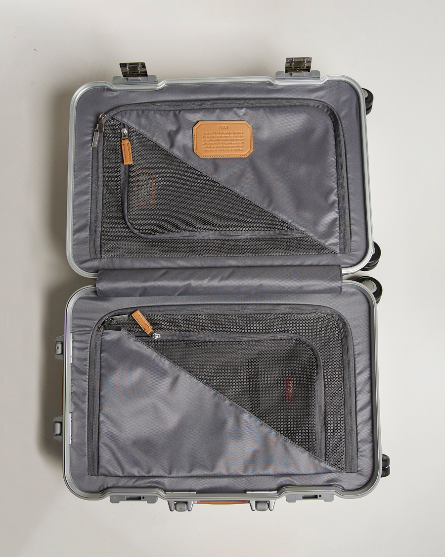 Herr | Väskor | TUMI | International Carry-on Aluminum Trolley Texture Silver