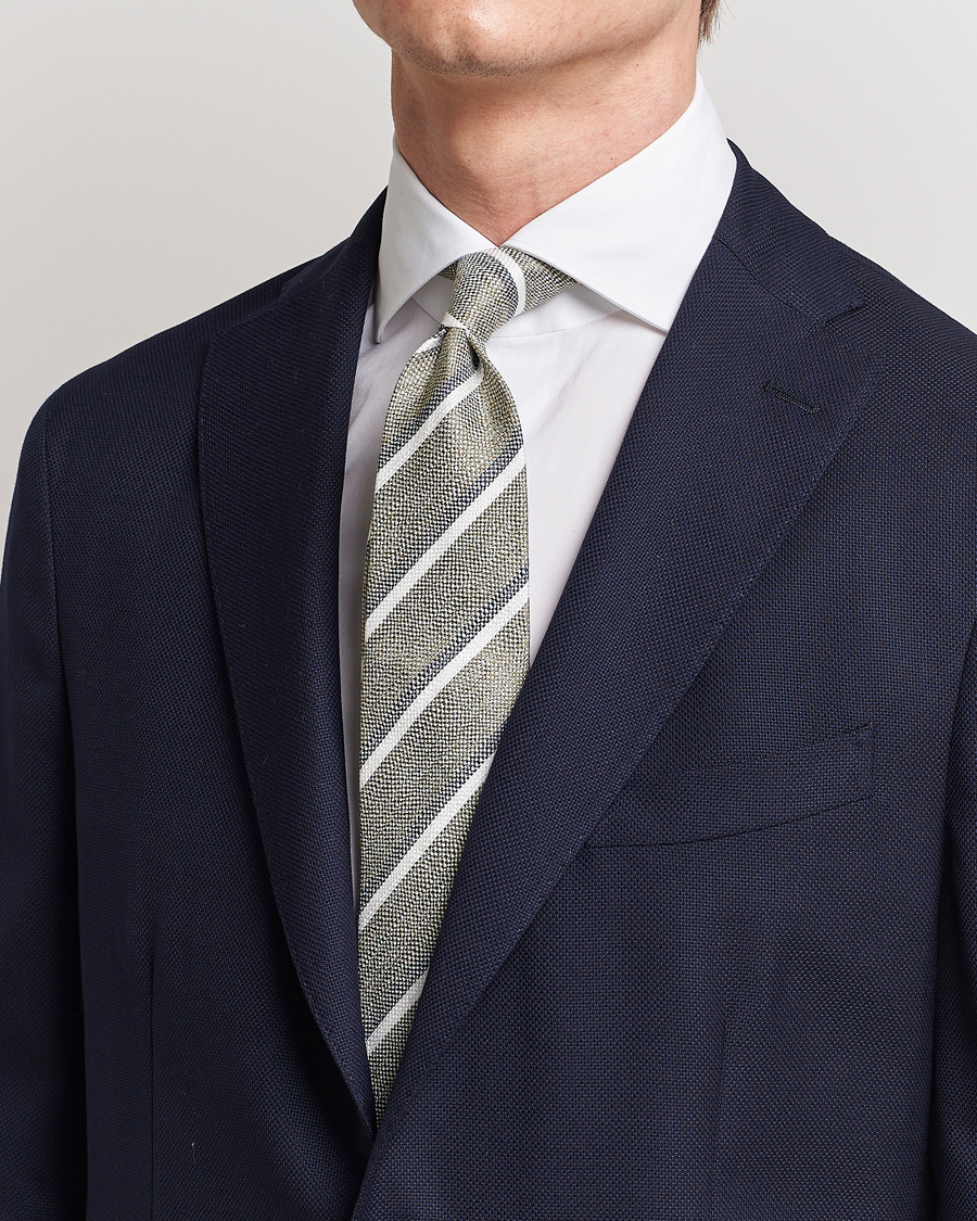 Herr | Amanda Christensen Silk/Linen Striped 8cm Tie Olive | Amanda Christensen | Silk/Linen Striped 8cm Tie Olive