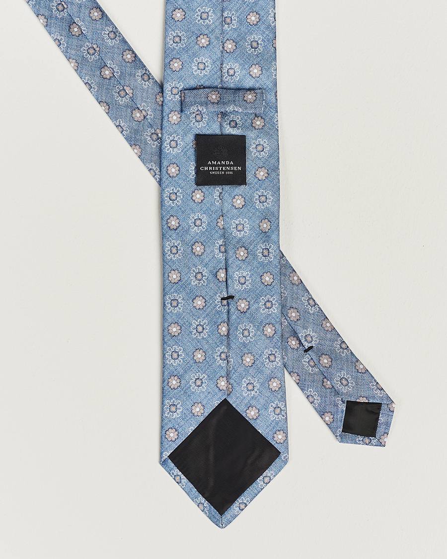 Herr | Amanda Christensen Silk Oxford Printed Flower 8cm Tie Blue | Amanda Christensen | Silk Oxford Printed Flower 8cm Tie Blue