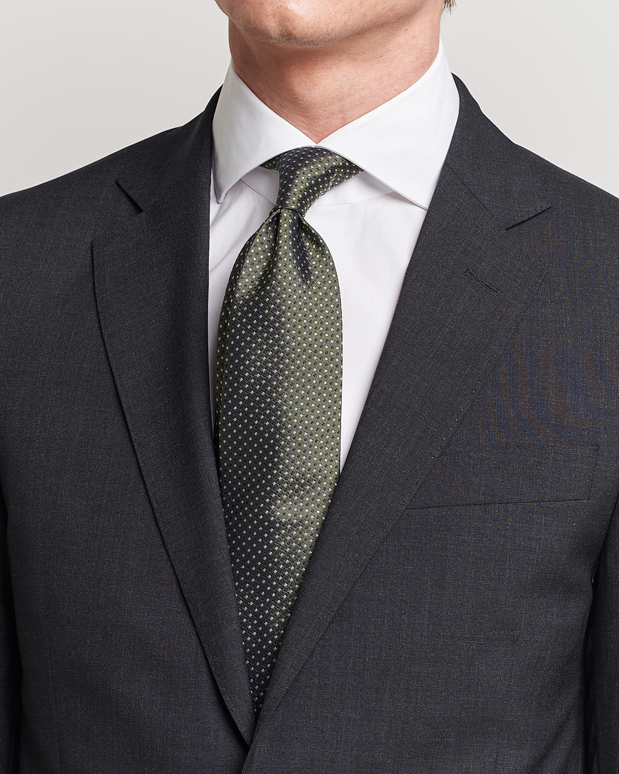 Herr | Amanda Christensen Silk Micro Printed 8cm Tie Olive | Amanda Christensen | Silk Micro Printed 8cm Tie Olive