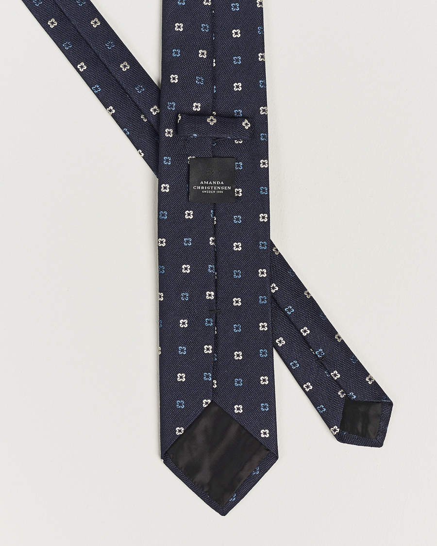Herr | Amanda Christensen Silk Bouclé Flower 8cm Tie Navy | Amanda Christensen | Silk Bouclé Flower 8cm Tie Navy