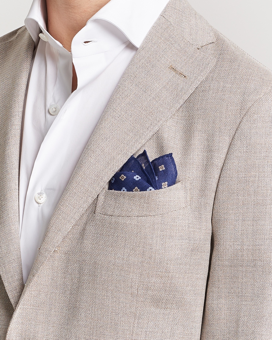 Herr | Näsdukar | Amanda Christensen | Linen Printed Flower Pocket Square Navy