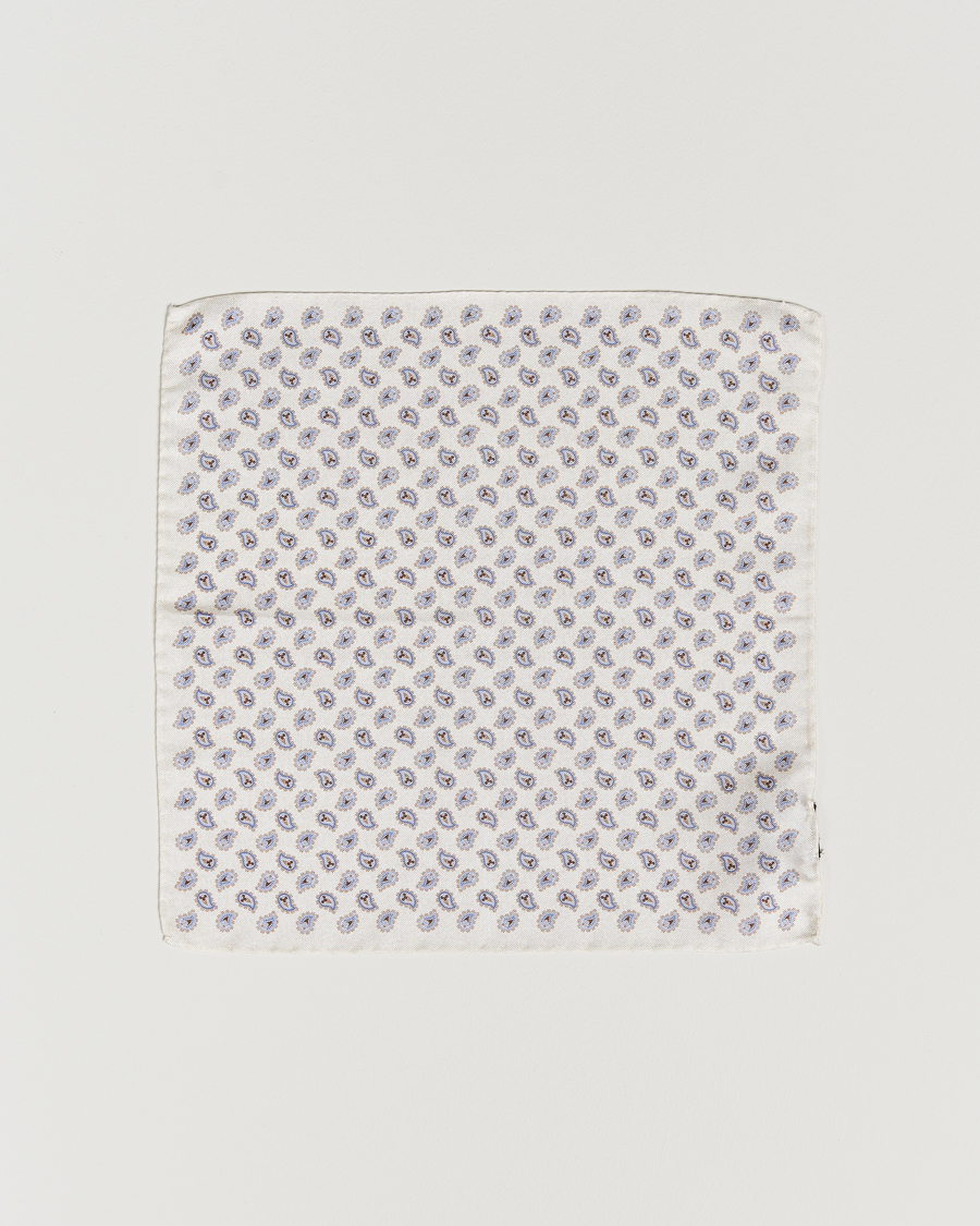 Herr | Amanda Christensen Silk Oxford Printed Paisley Pocket Square White | Amanda Christensen | Silk Oxford Printed Paisley Pocket Square White