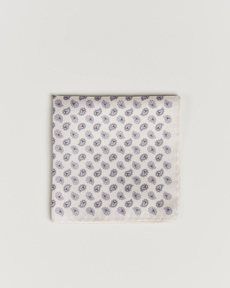 Herr | Amanda Christensen Silk Oxford Printed Paisley Pocket Square White | Amanda Christensen | Silk Oxford Printed Paisley Pocket Square White