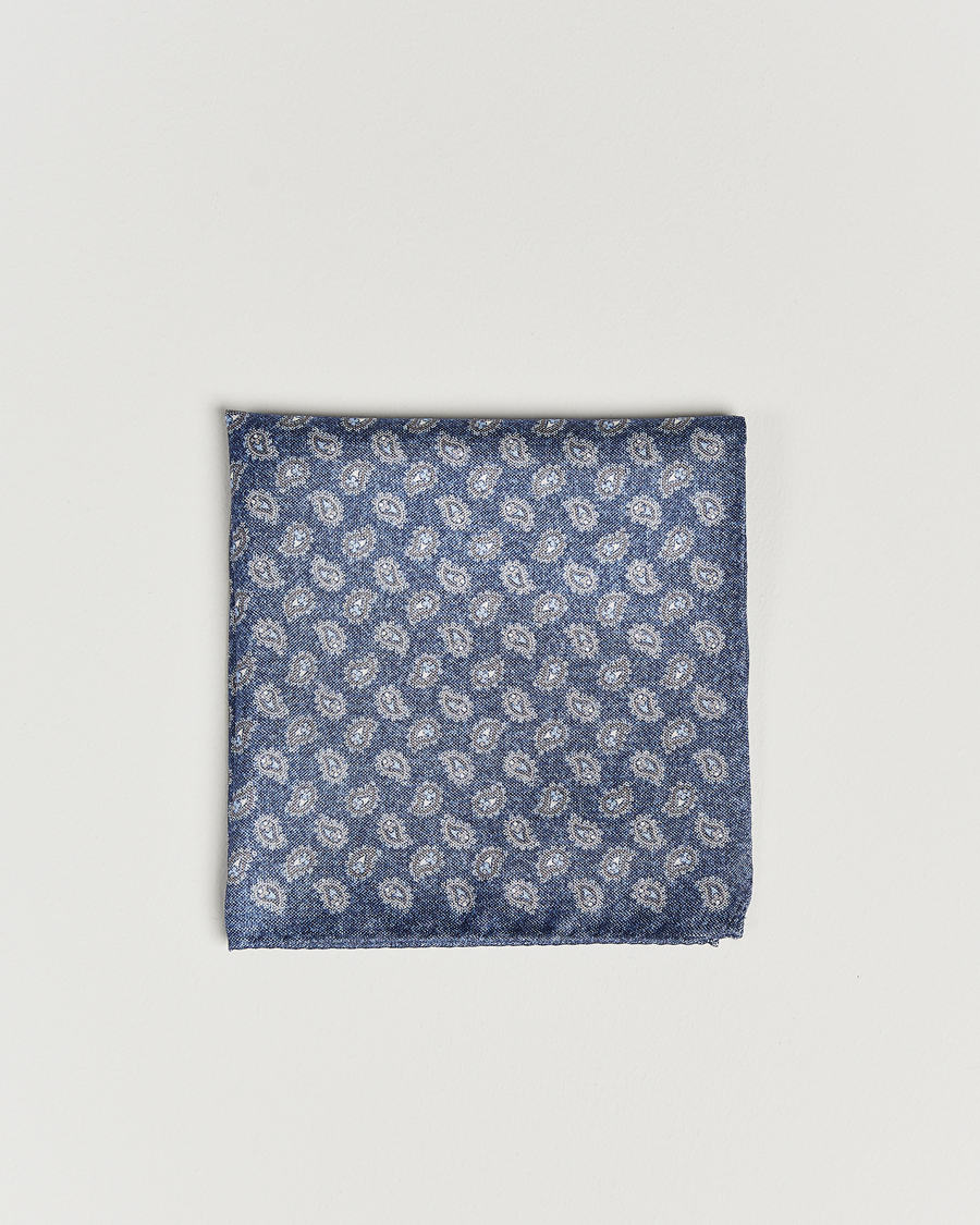 Herr | Amanda Christensen Silk Oxford Printed Paisley Pocket Square Navy | Amanda Christensen | Silk Oxford Printed Paisley Pocket Square Navy