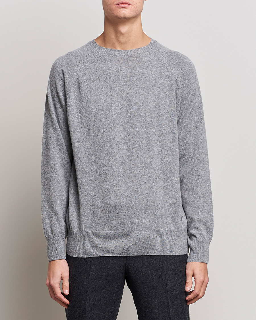 Herr | Tröjor | Oscar Jacobson | Gustaf Lambswool Raglan Crew Neck Light Grey