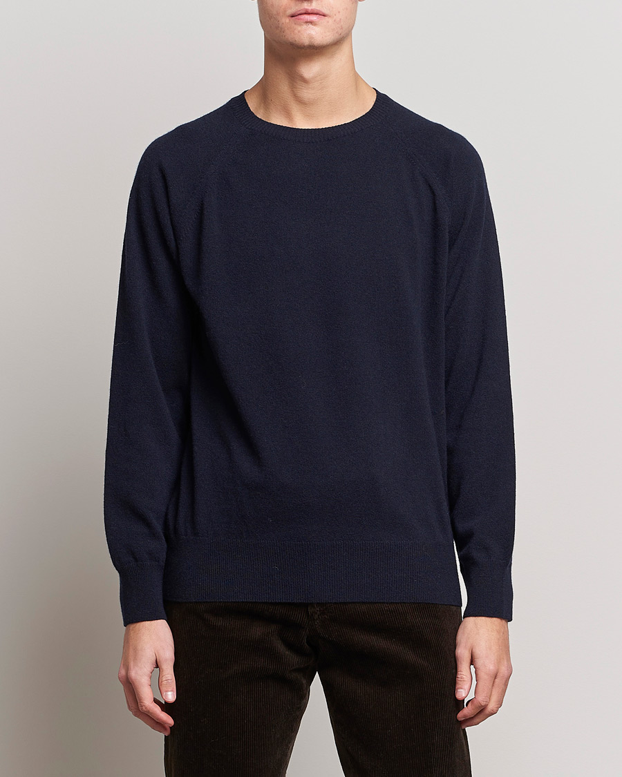 Herr | Tröjor | Oscar Jacobson | Gustaf Lambswool Raglan Crew Neck Navy