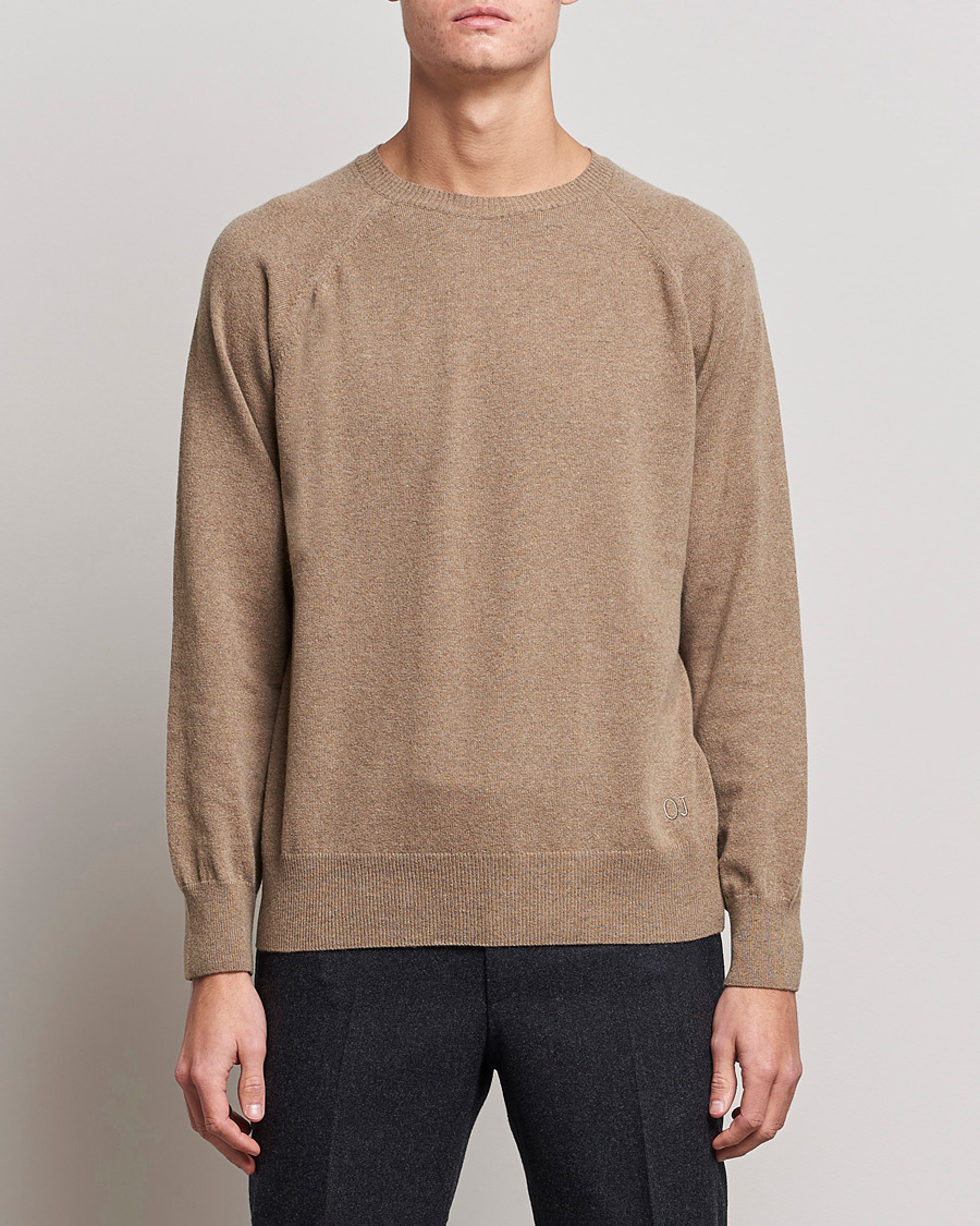 Herr | Tröjor | Oscar Jacobson | Gustaf Lambswool Raglan Crew Neck Camel