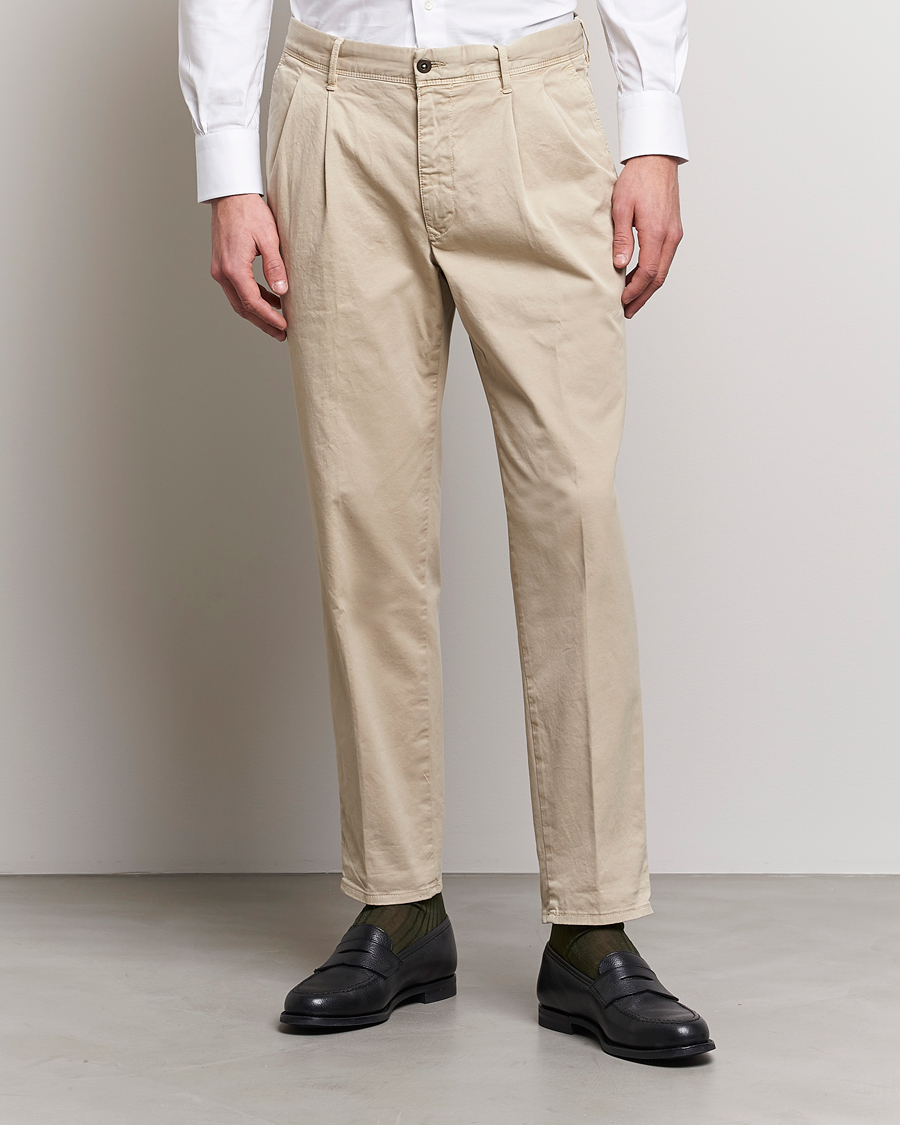 Herr | Byxor | Incotex | Tapered Fit Pleated Slacks Beige