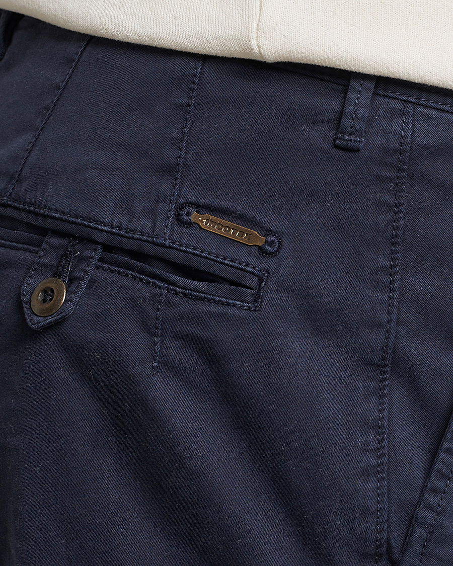 Herr | Byxor | Incotex | Tapered Fit Pleated Slacks Navy