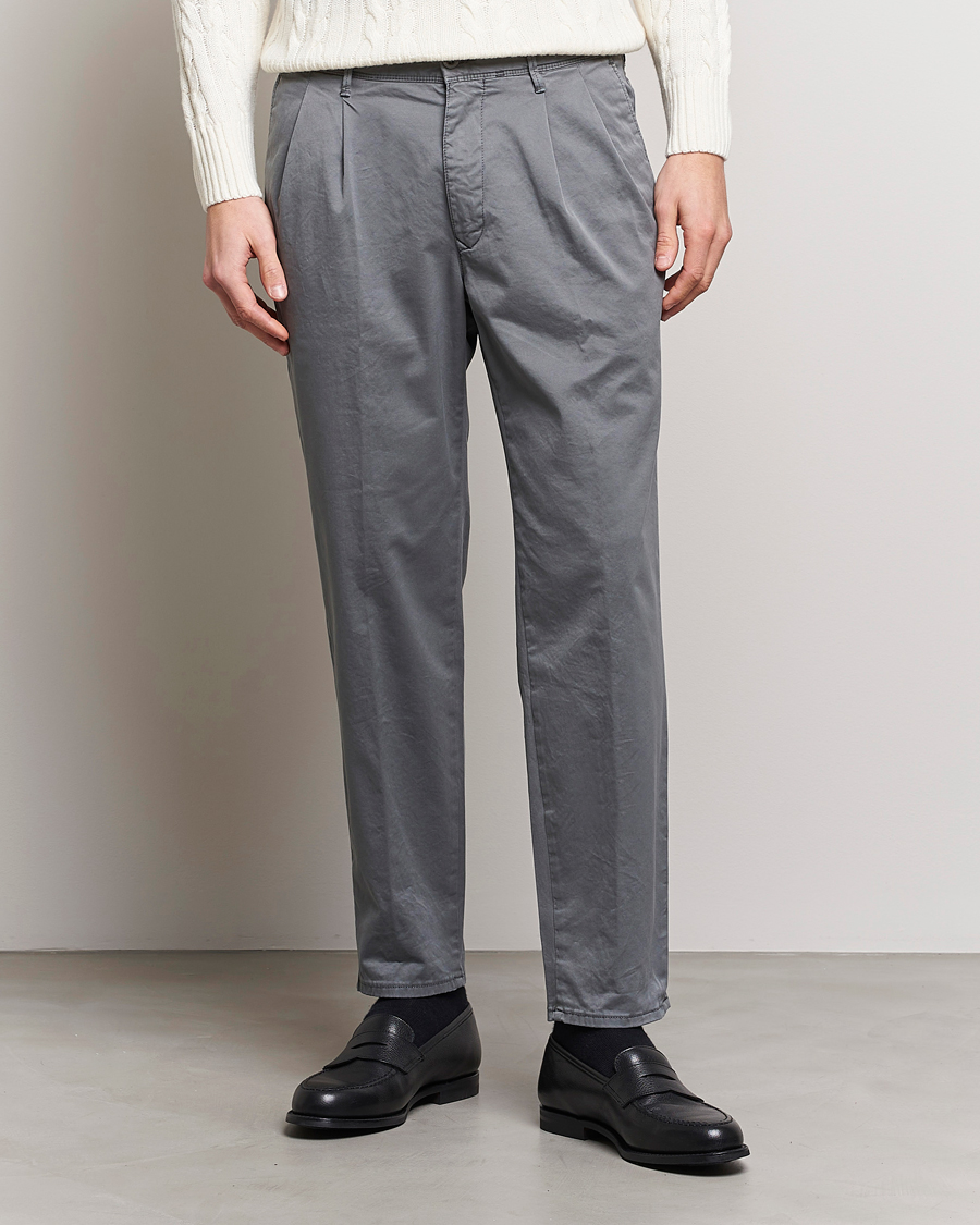 Herr | Byxor | Incotex | Tapered Fit Pleated Slacks Dark Grey
