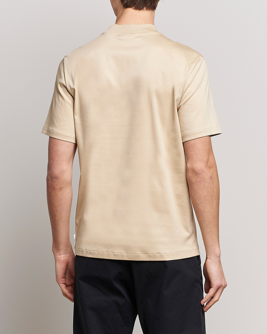 Herr | T-Shirts | J.Lindeberg | Ace Mock Neck Mercerized Cotton T-Shirt Safari Beige