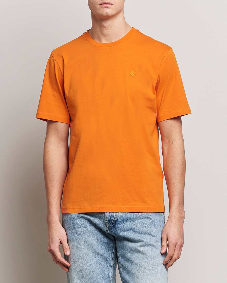 Herr | T-Shirts | J.Lindeberg | Dale Organic Cotton Patch T-Shirt Russet Orange
