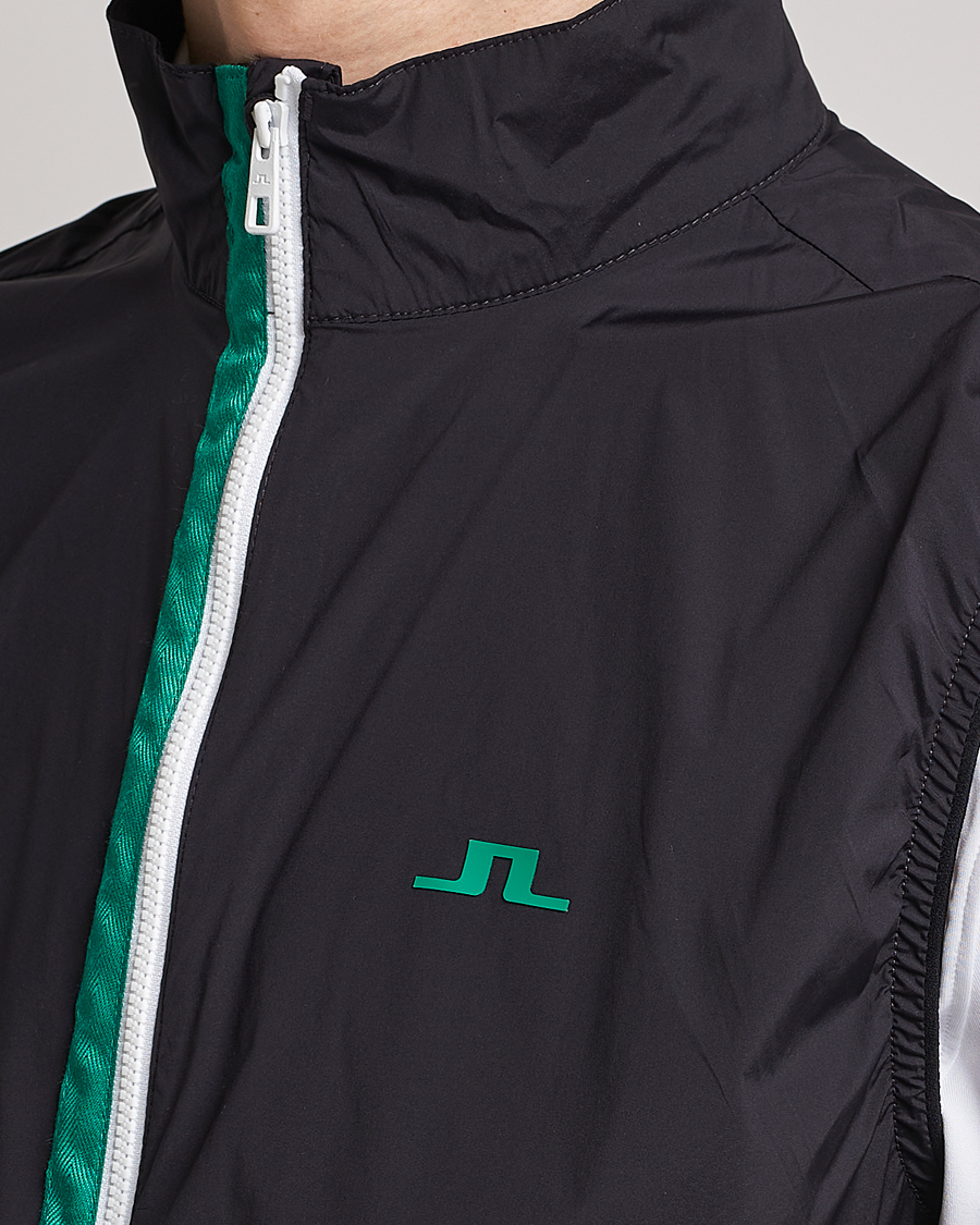 Herr | Västar | J.Lindeberg | Ash Light Packable Vest Rain Forest