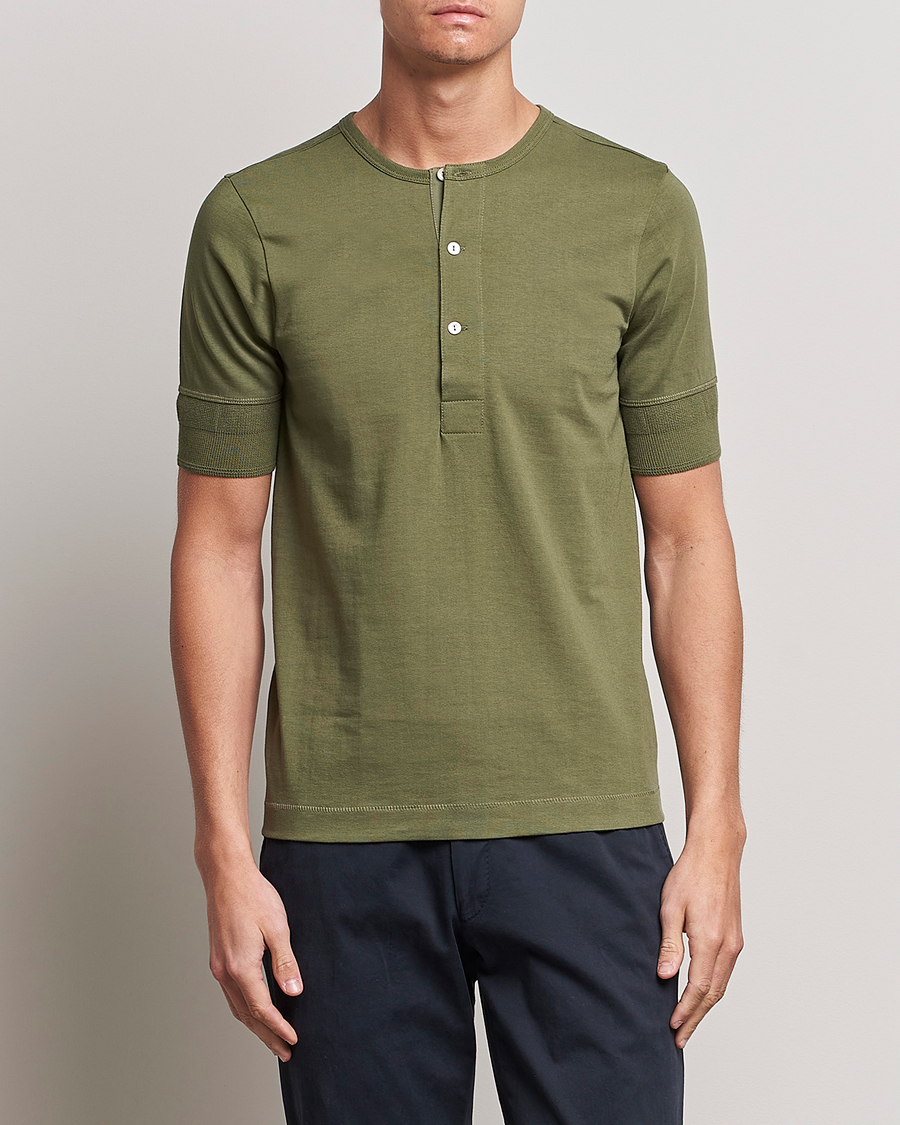 Herr | Merz b. Schwanen | Merz b. Schwanen | Short Sleeve Organic Cotton Henley Army