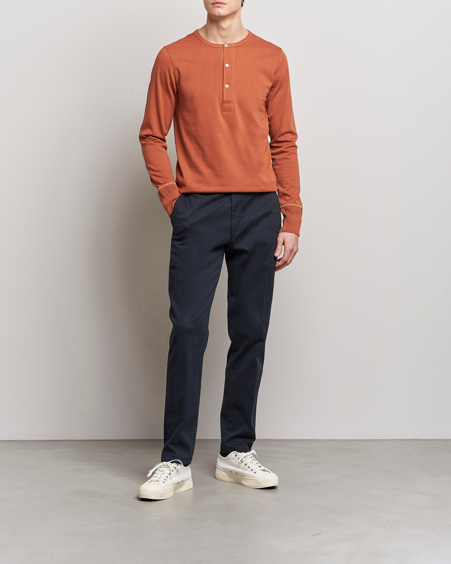 Herr | Tröjor | Merz b. Schwanen | Classic Organic Cotton Henley Sweater Sierra Red