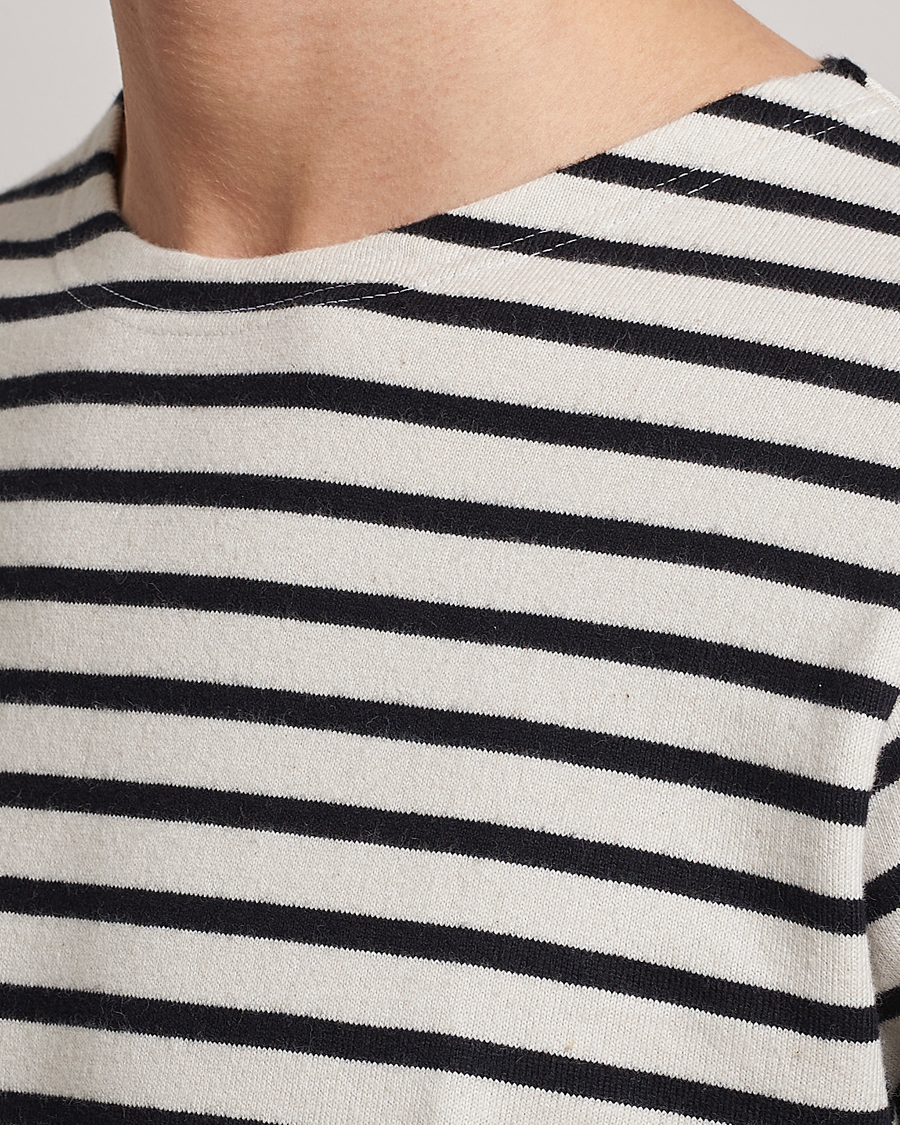 Herr | T-Shirts | Nudie Jeans | Charles Sailor Striped Crew Neck Off White/Black
