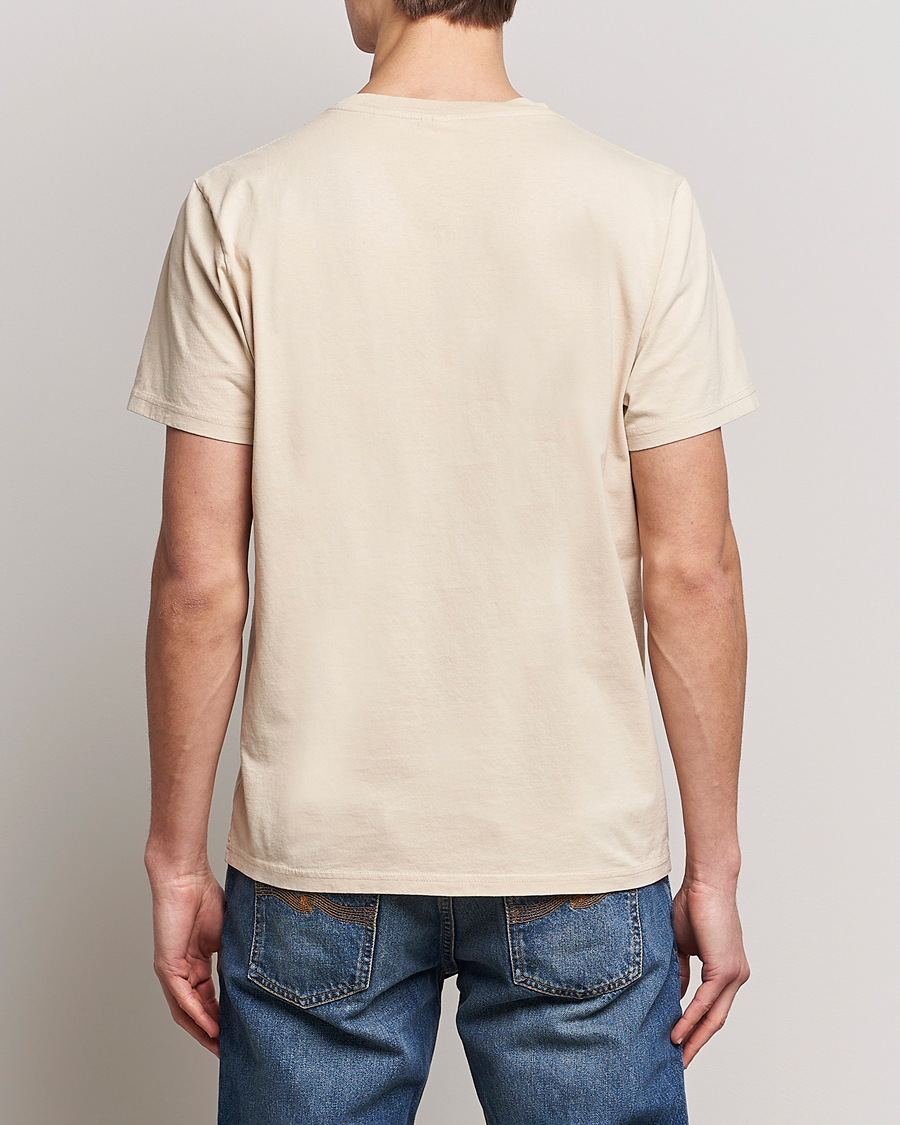 Herr | T-Shirts | Nudie Jeans | Roy Logo Crew Neck T-Shirt Cream