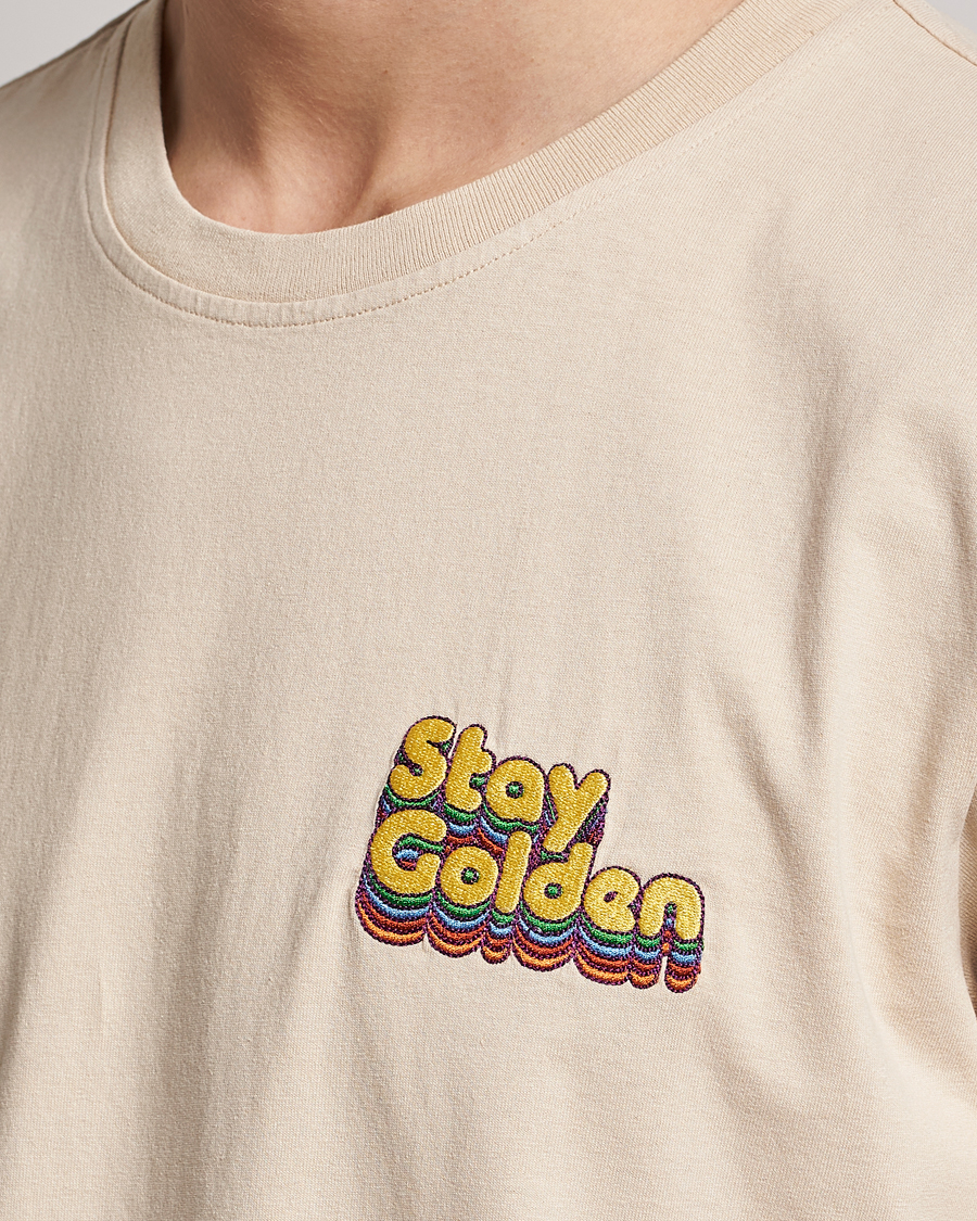 Herr | T-Shirts | Nudie Jeans | Roy Logo Crew Neck T-Shirt Cream