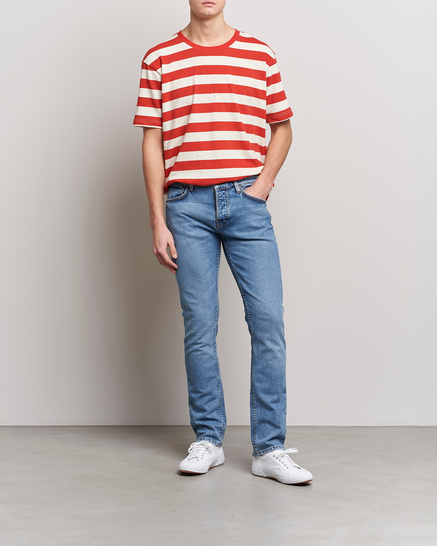 Herr | T-Shirts | Nudie Jeans | Uno Blockstripe Crew Neck T-Shirt Off White/Red
