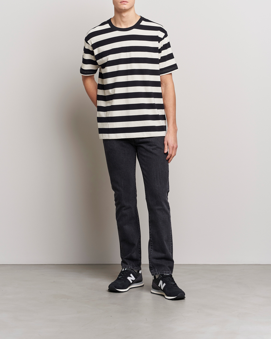 Herr | T-Shirts | Nudie Jeans | Uno Blockstripe Crew Neck T-Shirt Off White/Black