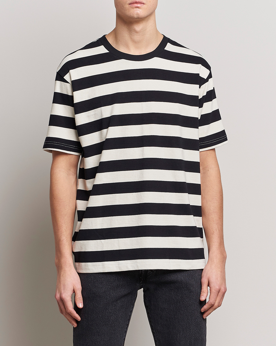 Herr | Nudie Jeans | Nudie Jeans | Uno Blockstripe Crew Neck T-Shirt Off White/Black