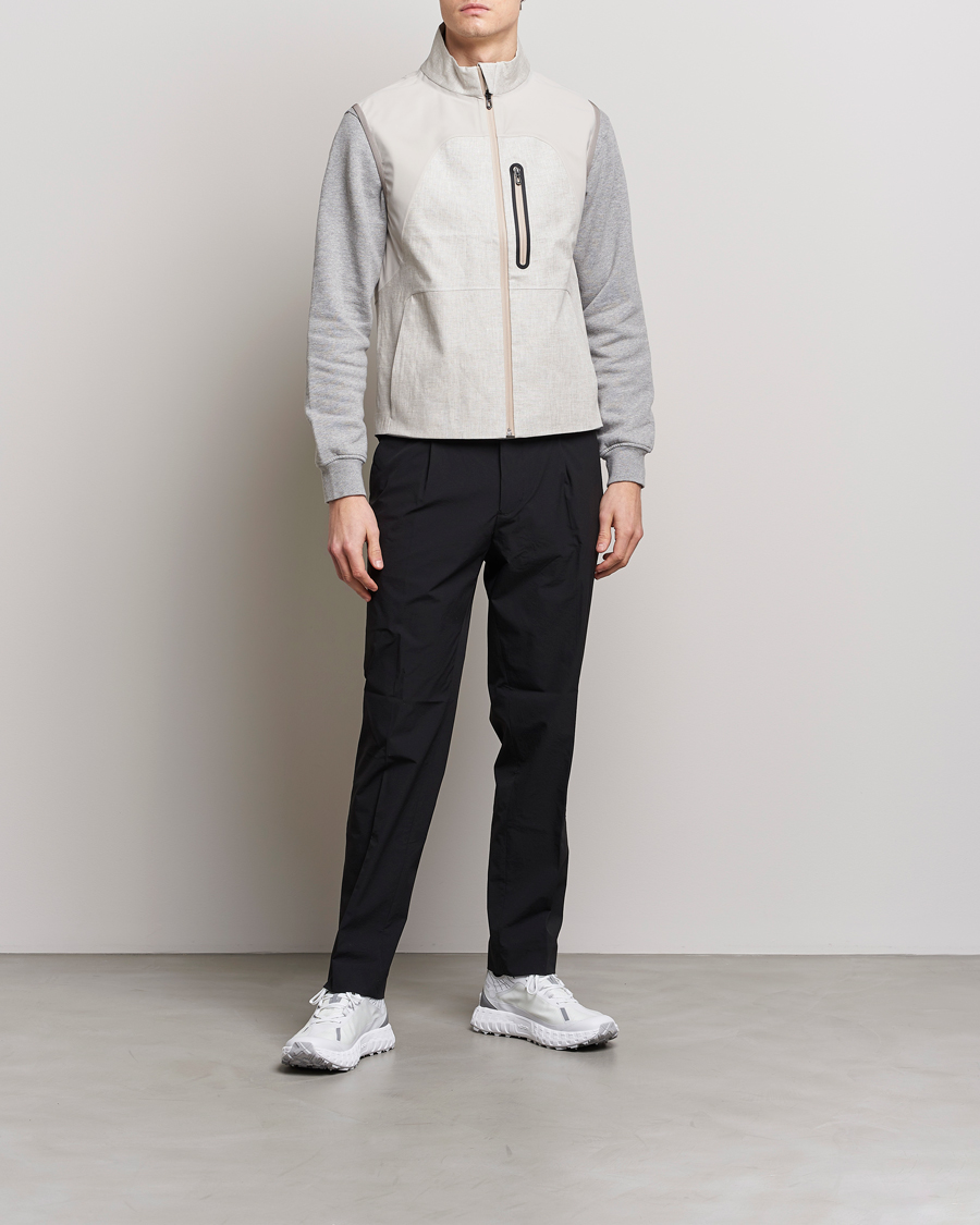 Herr | Västar | SEASE | V-8 Linen Gilet Light Beige