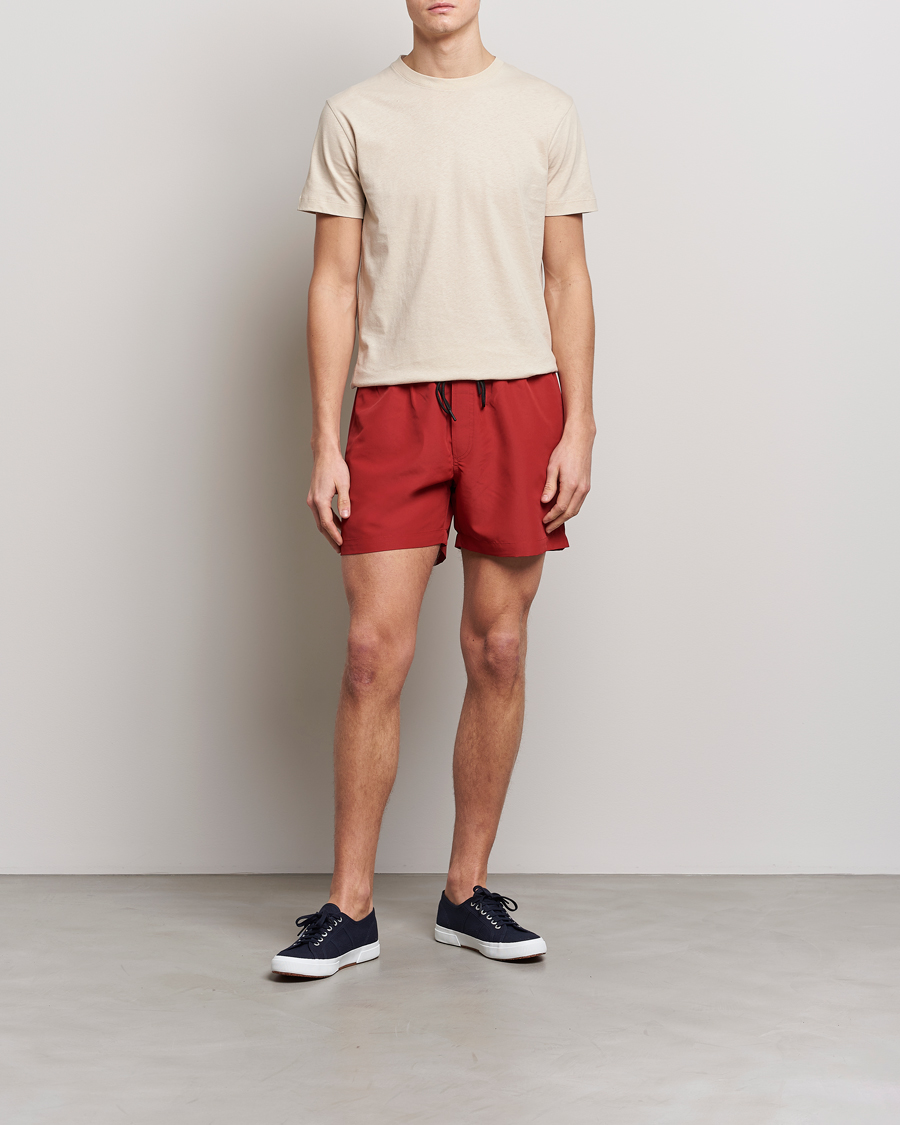 Herr | Badbyxor | Tiger of Sweden | Sjo Swim Shorts Dark Raspberry
