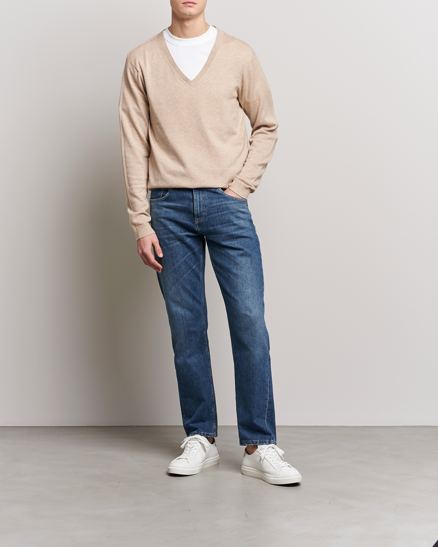 Herr | Tröjor | Tiger of Sweden | Pernell Extra Fine Merino V-Neck Beige Melange