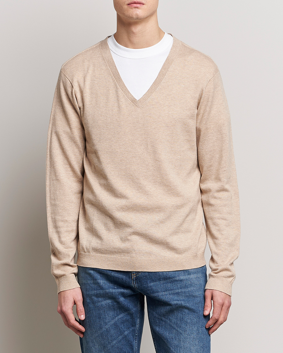 Herr | Tröjor | Tiger of Sweden | Pernell Extra Fine Merino V-Neck Beige Melange