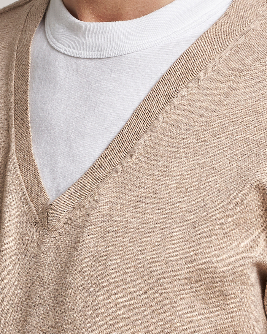 Herr | Tröjor | Tiger of Sweden | Pernell Extra Fine Merino V-Neck Beige Melange