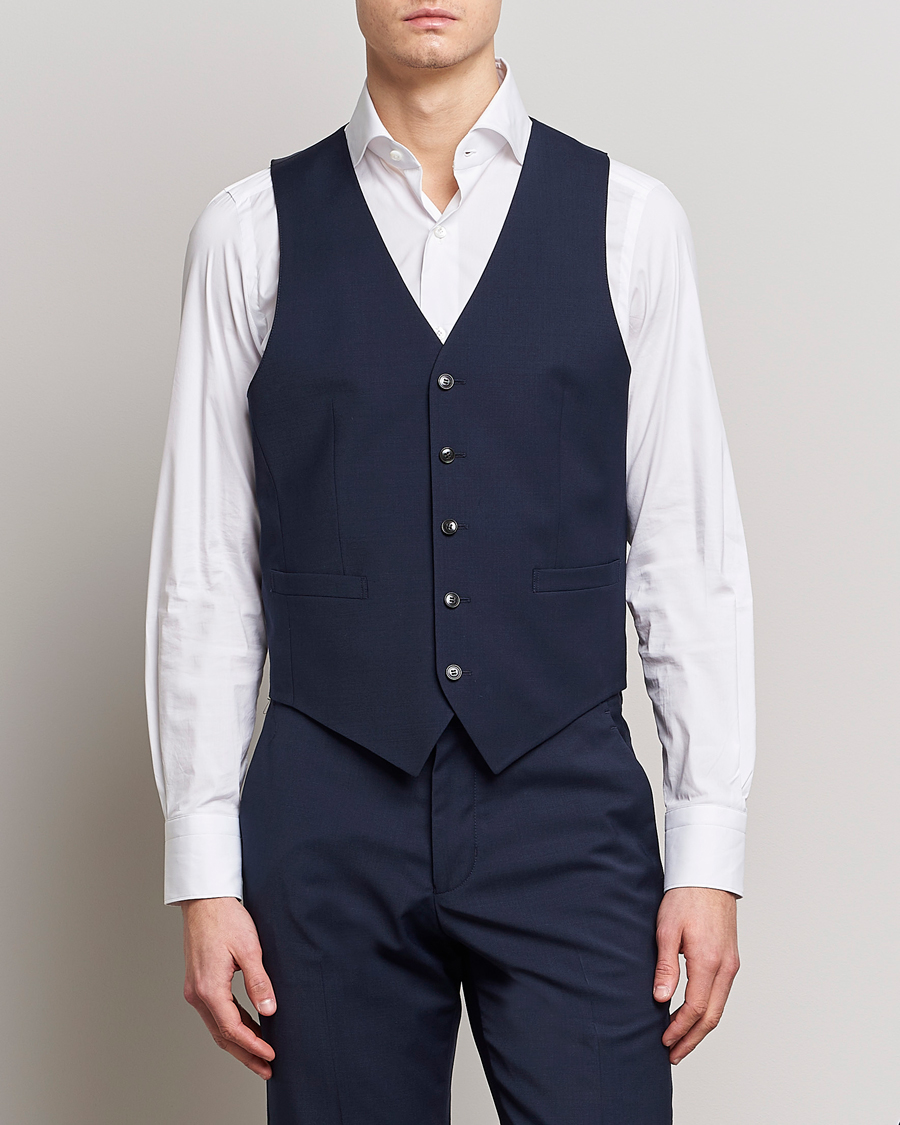 Herr | Kläder | Tiger of Sweden | Wayde Wool Travel Waistcoat Royal Blue