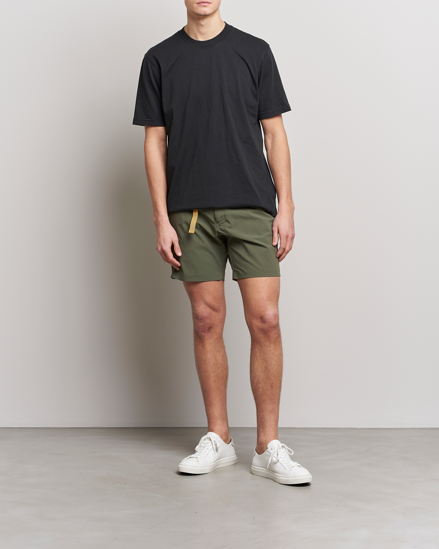 Herr | Shorts | Peak Performance | Vislight Light Shorts Pine Needle