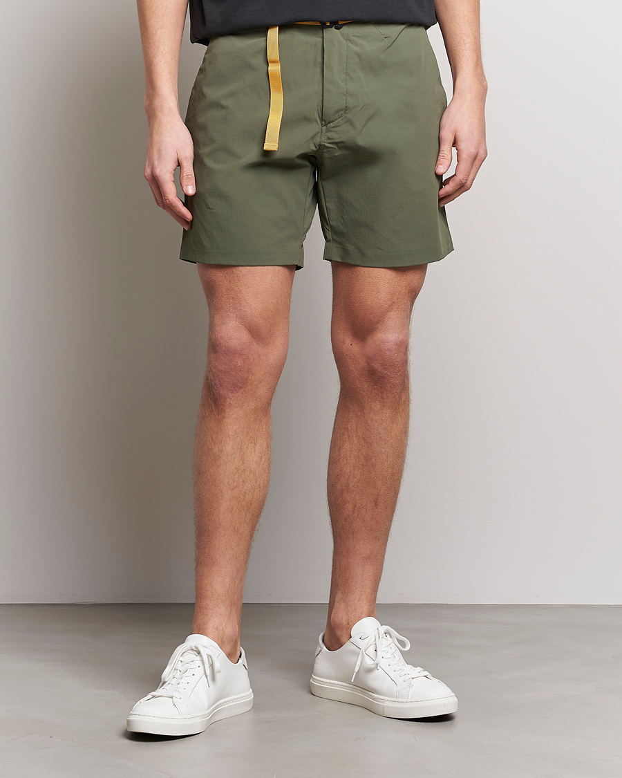 Herr | Shorts | Peak Performance | Vislight Light Shorts Pine Needle