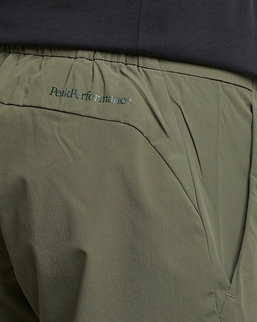 Herr | Shorts | Peak Performance | Vislight Light Shorts Pine Needle