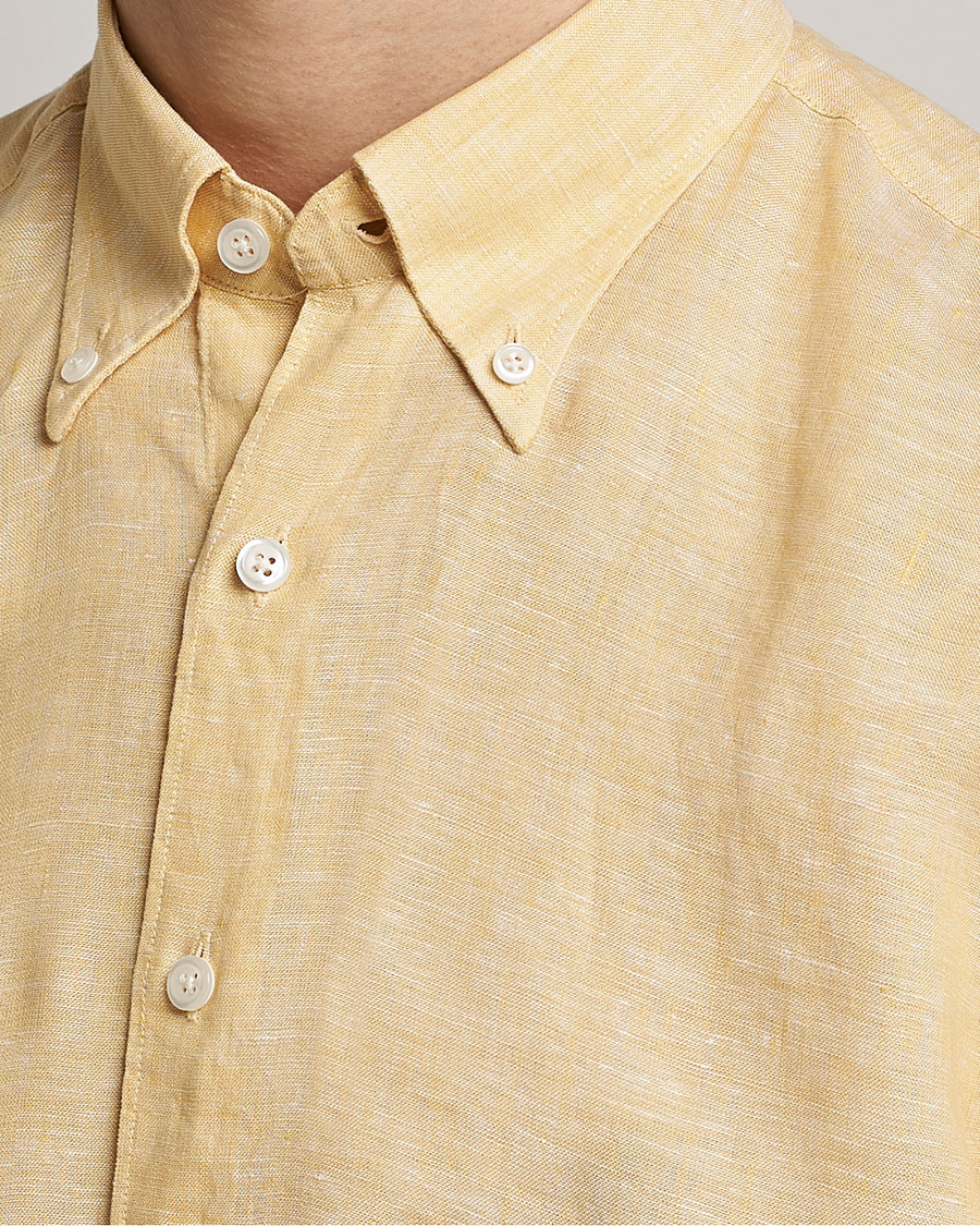 Herr | Skjortor | Oscar Jacobson | Regular Fit Button Down Linen Shirt Yellow