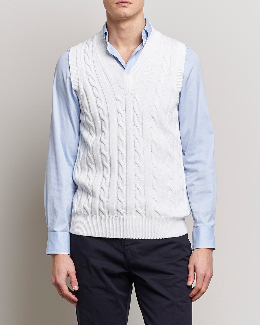 Herr | Västar & Slipovers | Oscar Jacobson | Lucas Cable Knitted Vest White