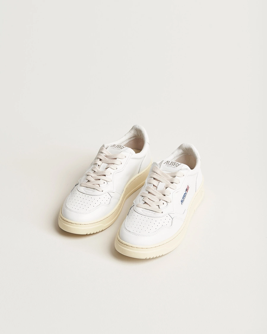 Herr | Sneakers | Autry | Medalist Low Super Soft Goat Leather Sneaker White