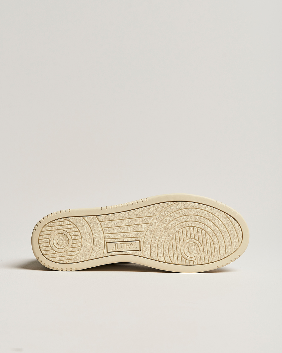 Herr | Sneakers | Autry | Medalist Low Super Soft Goat Leather Sneaker White/Green