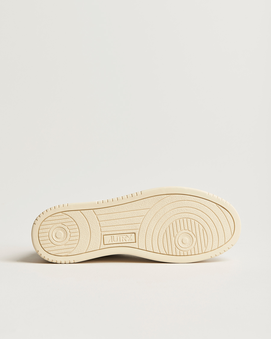 Herr | Sneakers | Autry | Medalist Low Super Soft Goat Leather Sneaker White/Black