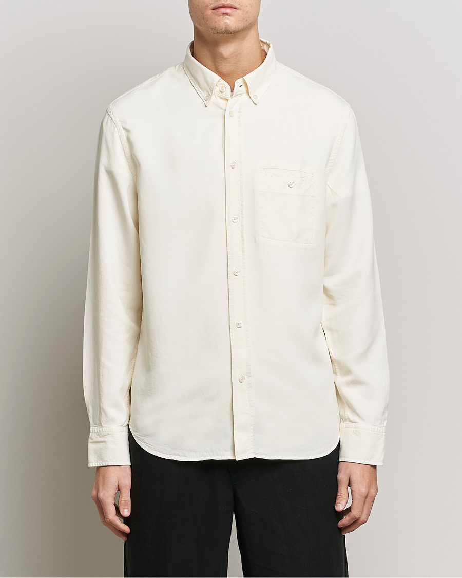 Herr | Wardrobe basics | Filippa K | Zachary Lyocell Shirt Beige