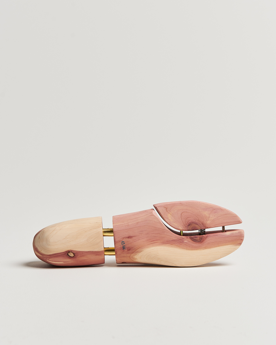 Herr | Skovård | Care with Carl | Cedar Shoe Tree