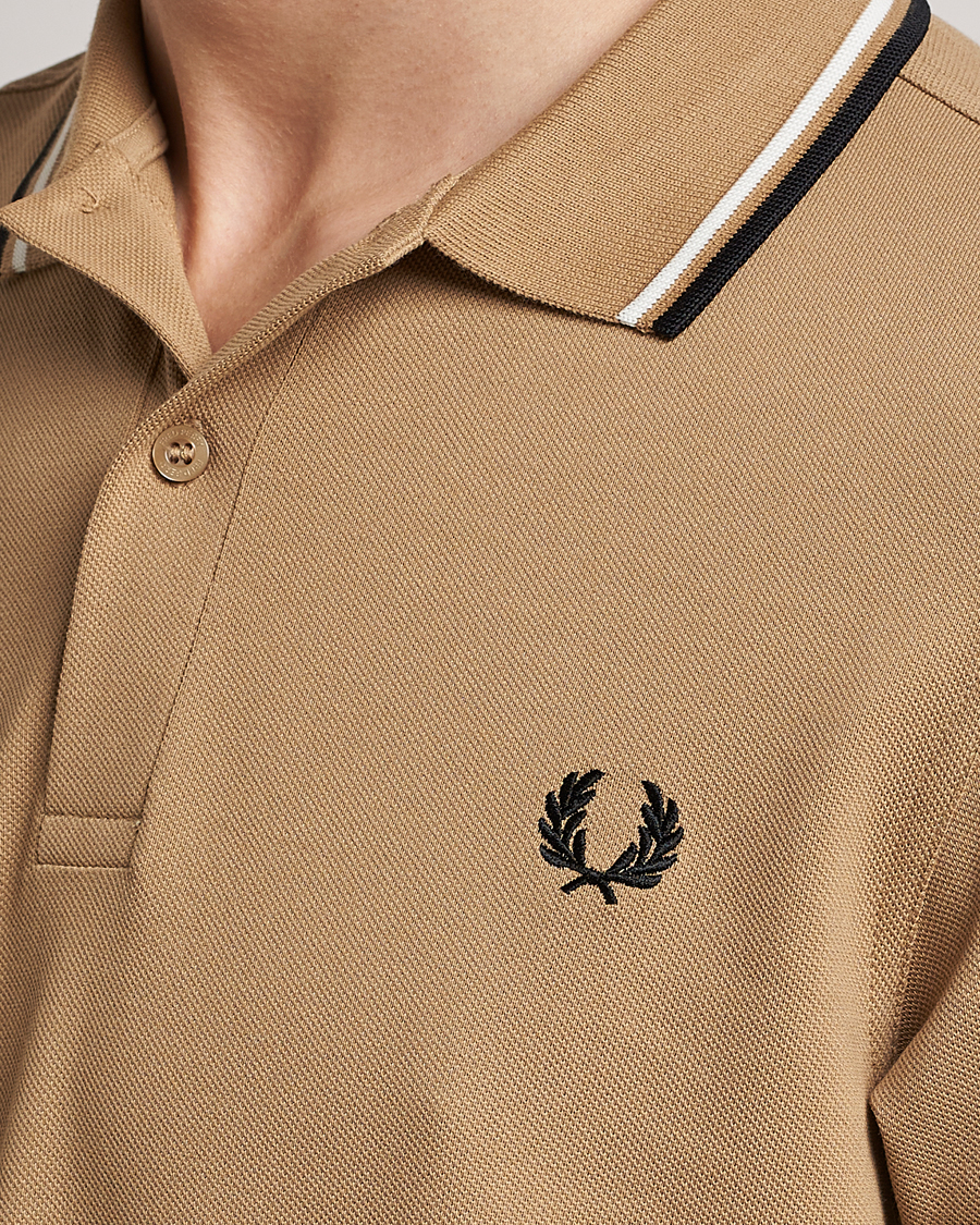 Herr | Pikéer | Fred Perry | Twin Tipped Polo Shirt Warm Stone
